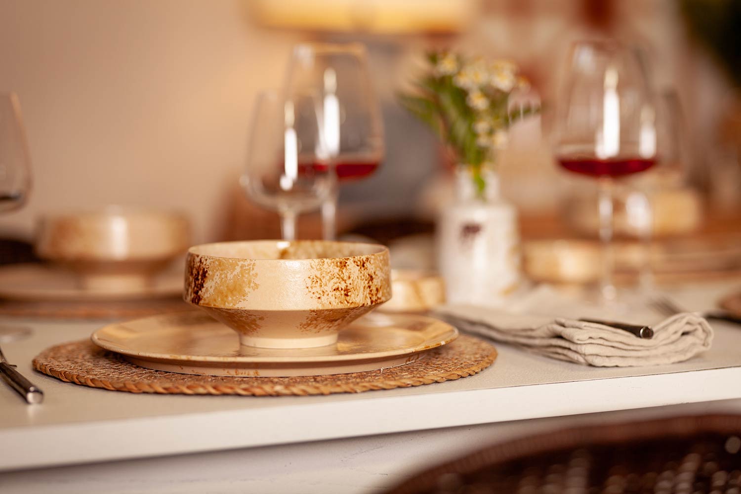 Design Dinnerware | OFELIA Home & Decor